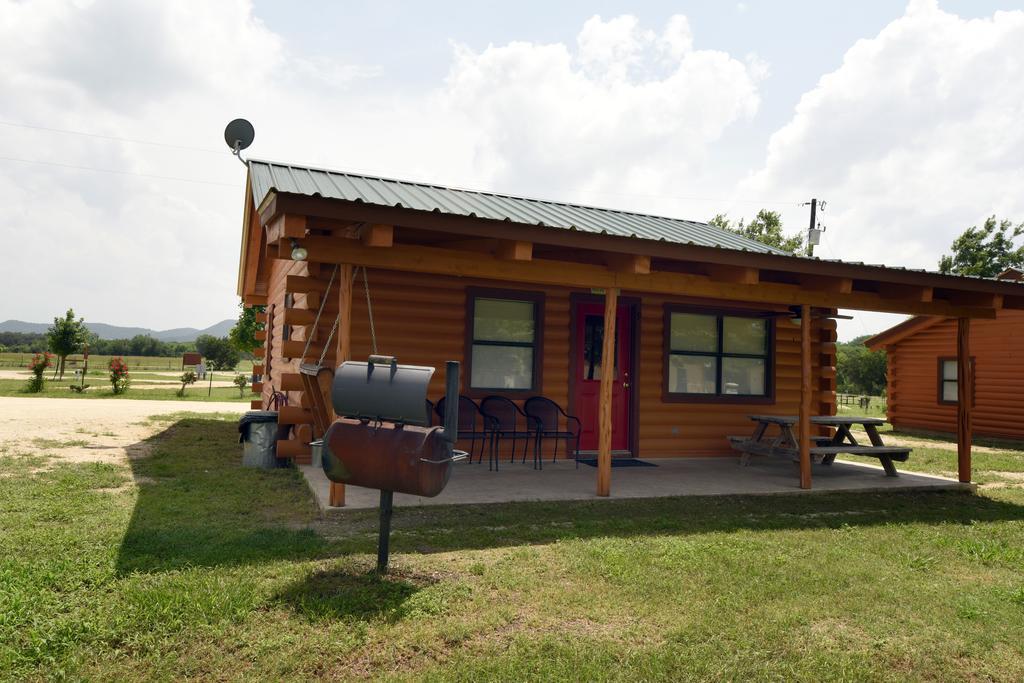 River Bluff Cabins Rio Frio Buitenkant foto